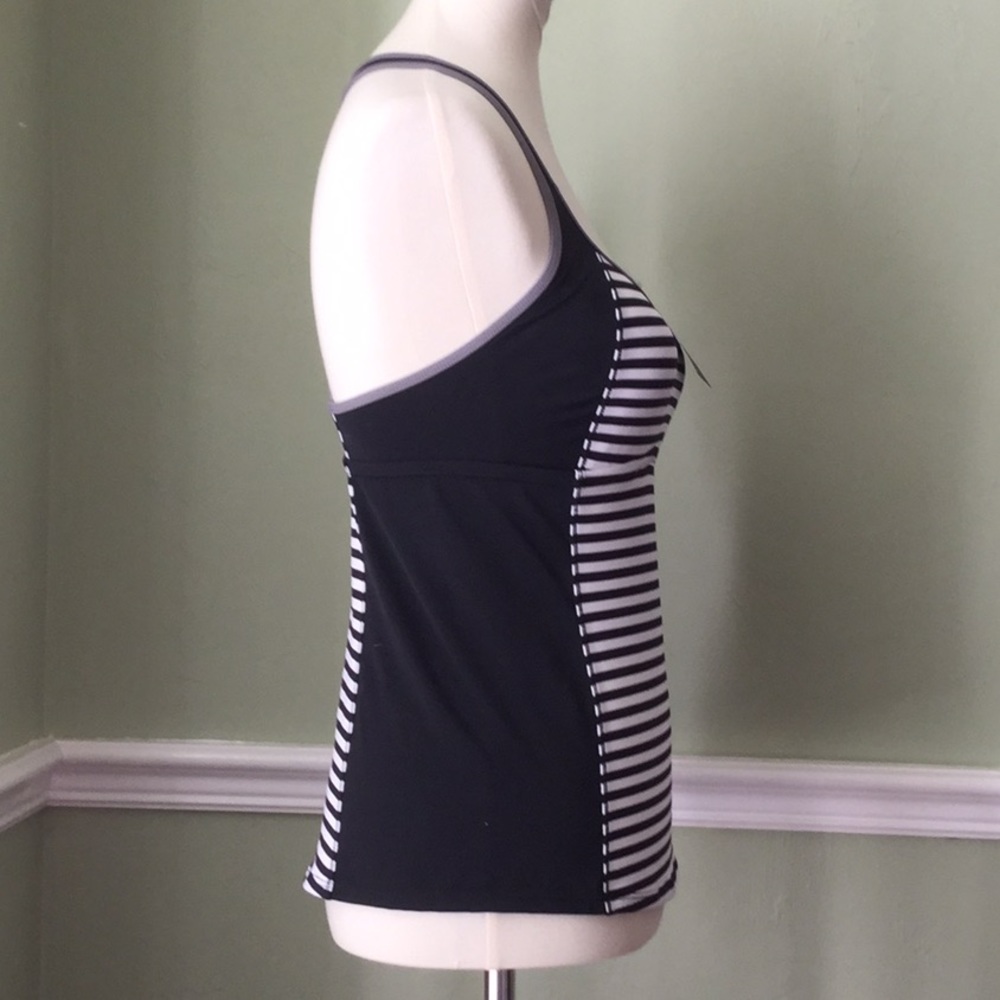 NIKE Size Medium Racer-Back Black & White Tank - Picture 4 of 6